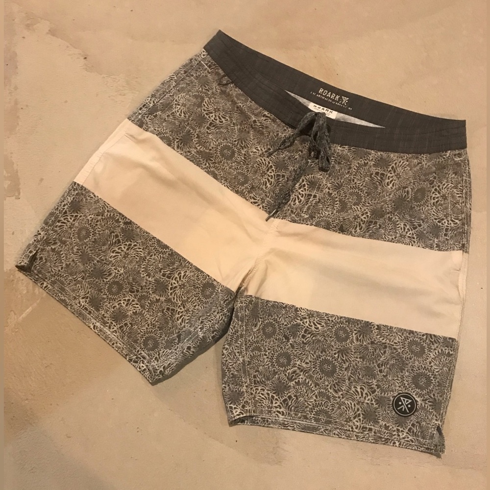 Roark Men's Gray and Cream Swim Shorts